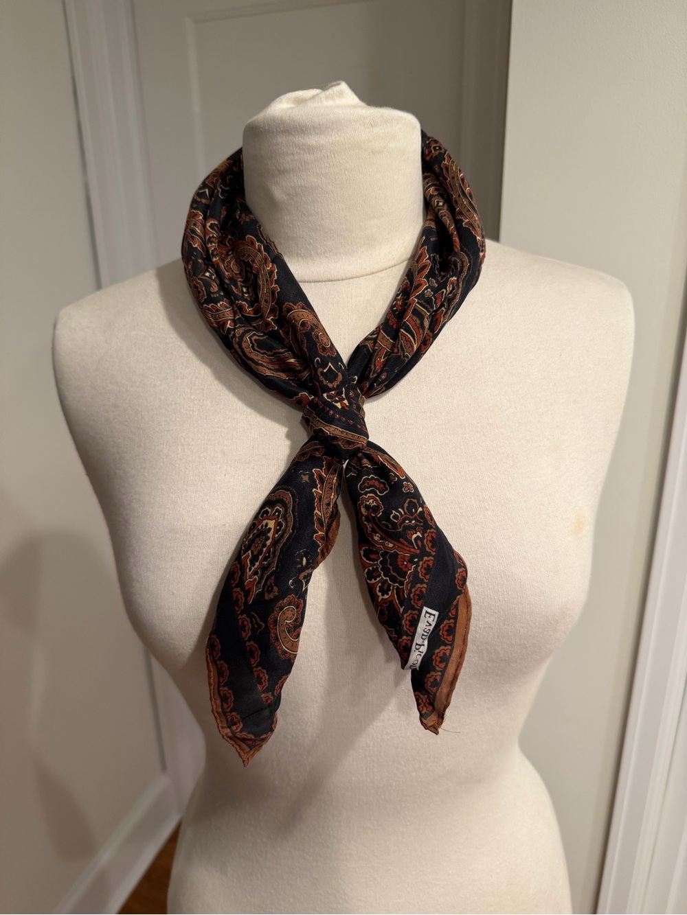 Vintage Evan-Picone Silk Paisley Square Scarf Neckerchief Black Copper 24" - Picture 2 of 5